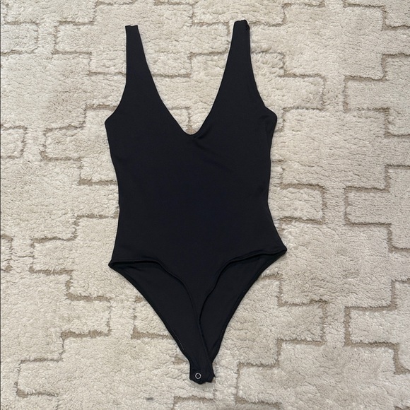 Second Skin V Neck Bodysuit - Picture 2 of 12